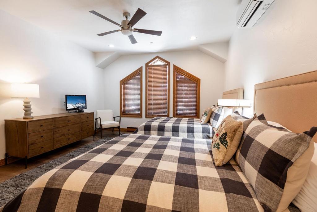 Strawberry Park True Ski In Ski Out By Vail Realty ビーバークリーク エクステリア 写真